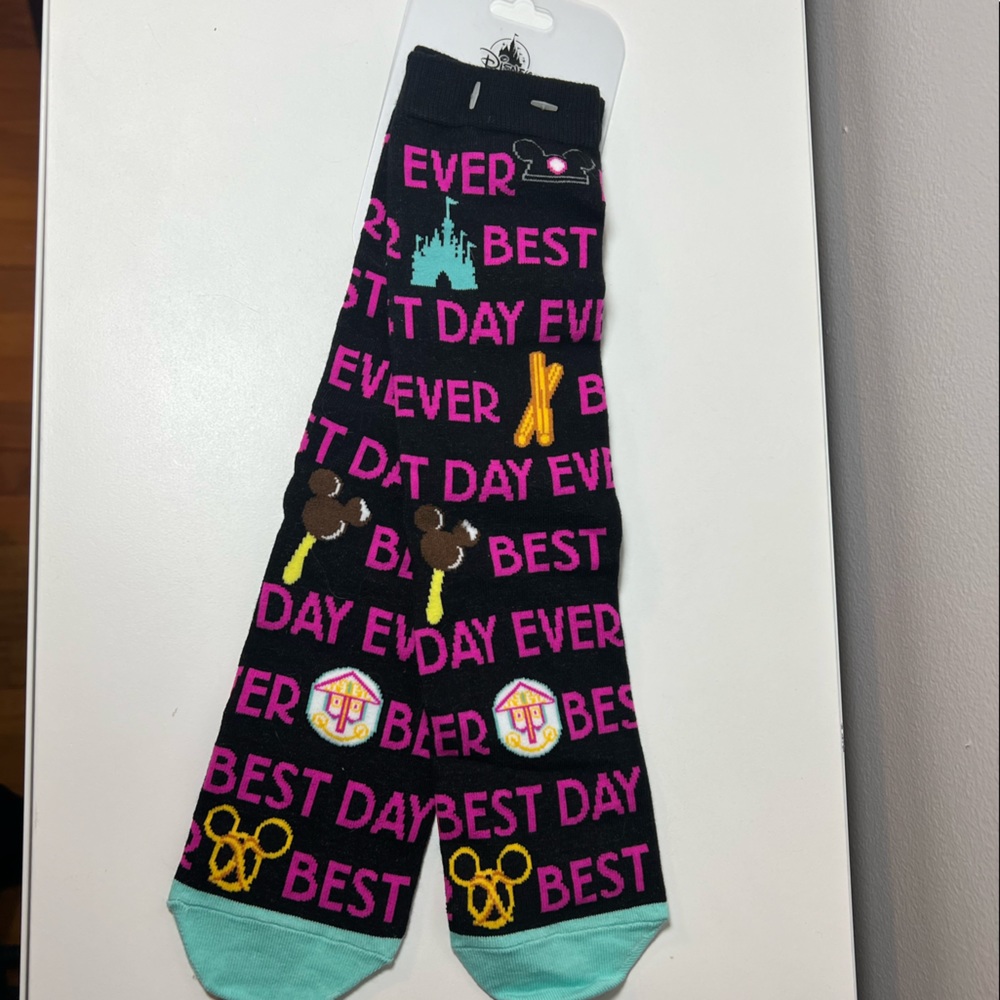 Walt Disney Parks Exclusive / Best Day Ever Socks